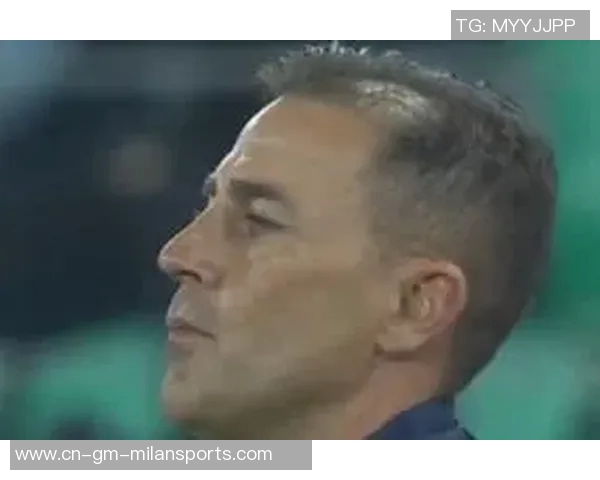 今日趣图：卡纳瓦罗幽默吐槽植发效果难以持久引发网友热议