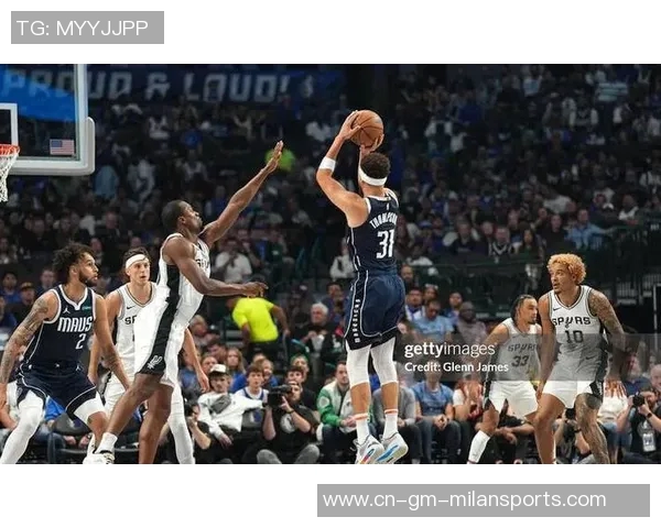 克莱状态堪忧表现离谱美媒直言他或需考虑退役选择 克莱状态堪忧表现离谱美媒直言他或需考虑退役选择