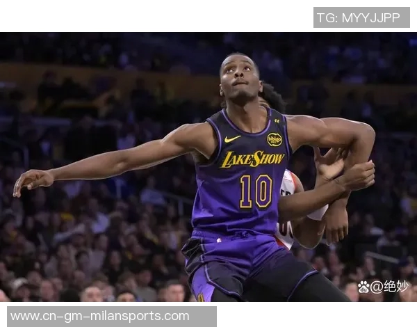 迪文岑佐半场表现抢眼里德全能发挥助力球队对抗湖人