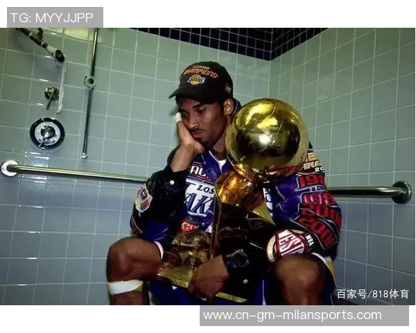 科比亲穿24号球衣拍出889万美元创纪录06年仅售10000美元 科比亲穿24号球衣拍出889万美元创纪录06年仅售10000美元