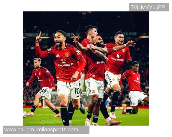 姆伯莫回忆曼联球迷热情并强调三叉戟仍需提升的关键点 姆伯莫回忆曼联球迷热情并强调三叉戟仍需提升的关键点